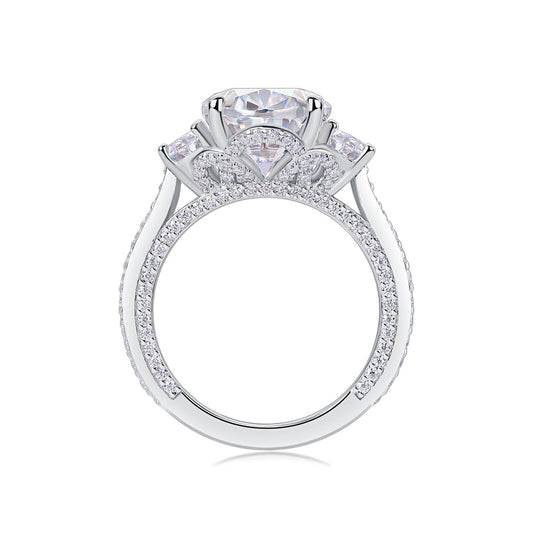 Oval Moissanite Three-Stone Ring with Half-Moon Sides in 925 Silver