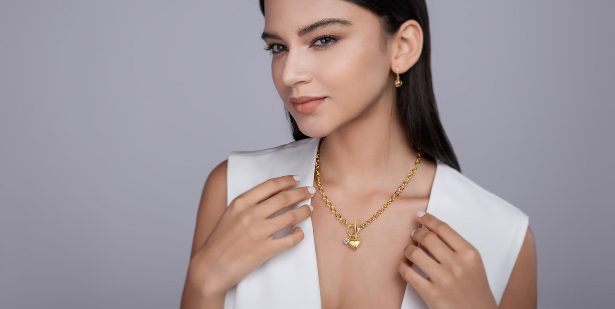 Rolo Chain Toggle Necklace with Moissanite Heart Charm in Gold-Plated 925 Silver - worn