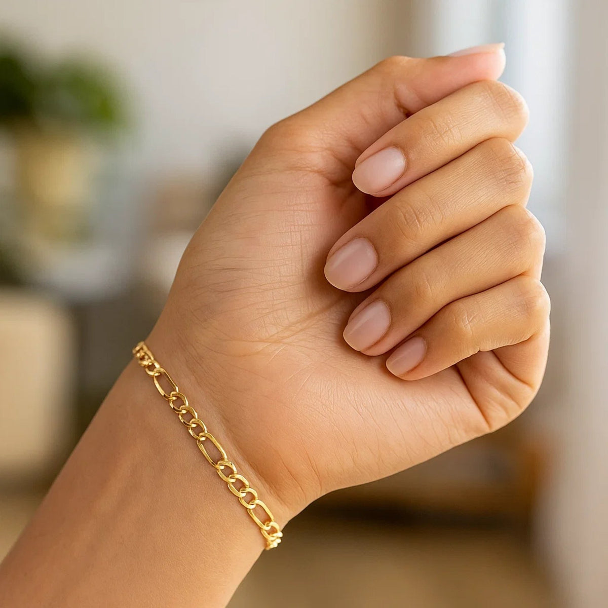 14k Yellow Gold Lite Figaro Bracelet (4.70 mm)