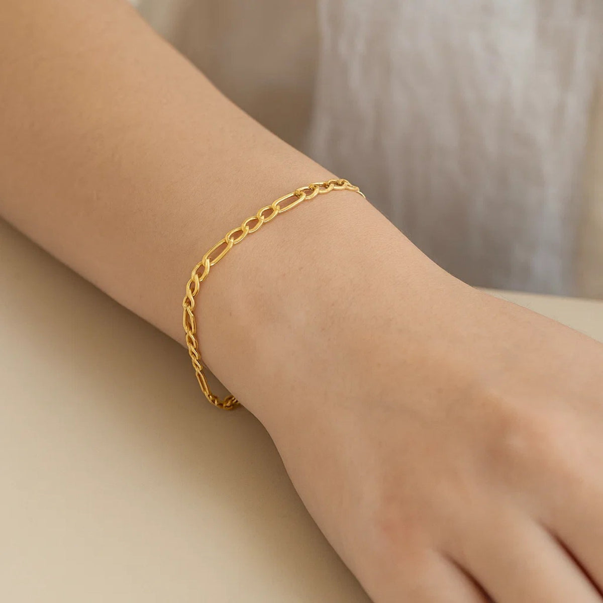 14k Yellow Gold Lite Figaro Bracelet (4.70 mm)