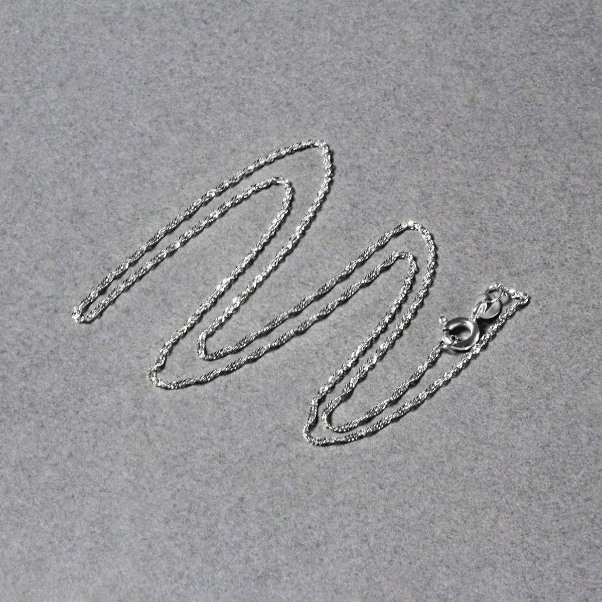 14k White Gold Singapore Chain (1.10 mm)