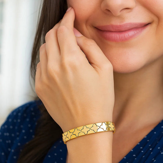 Nature Inspired Clover Bracelet in 14K Yellow Gold  (6.50 mm)