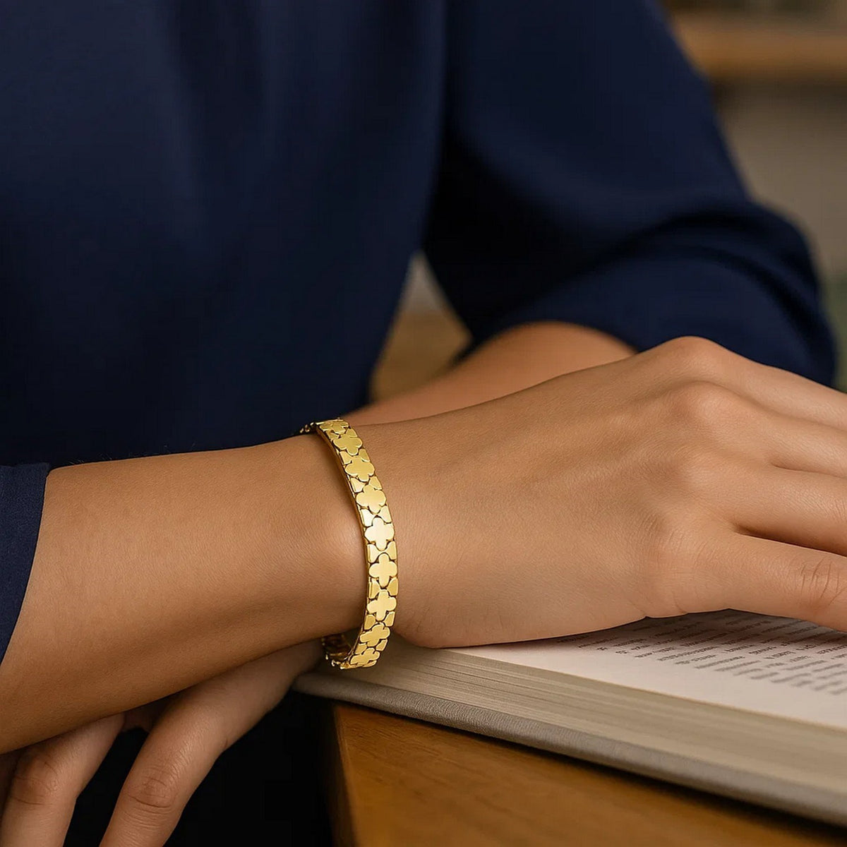 Nature Inspired Clover Bracelet in 14K Yellow Gold  (6.50 mm)