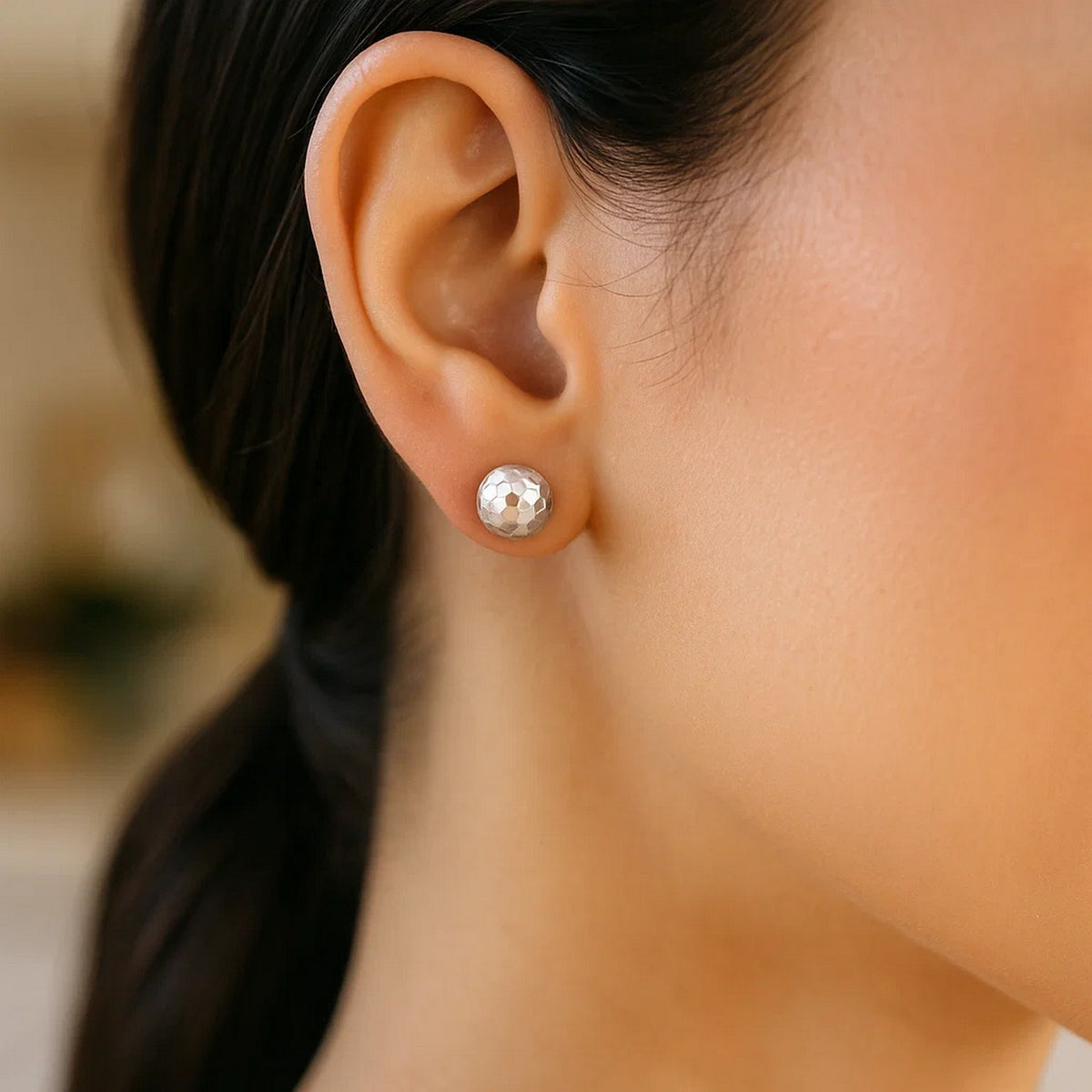 14k White Gold Round Faceted Style Stud Earrings(7mm)