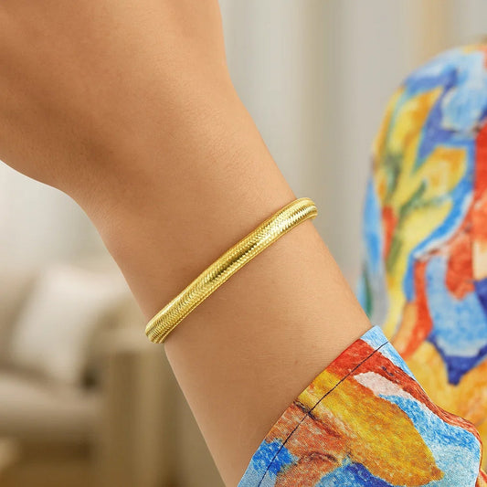 14K Yellow Gold Medium Stretch Mesh Bracelet (5.40 mm)