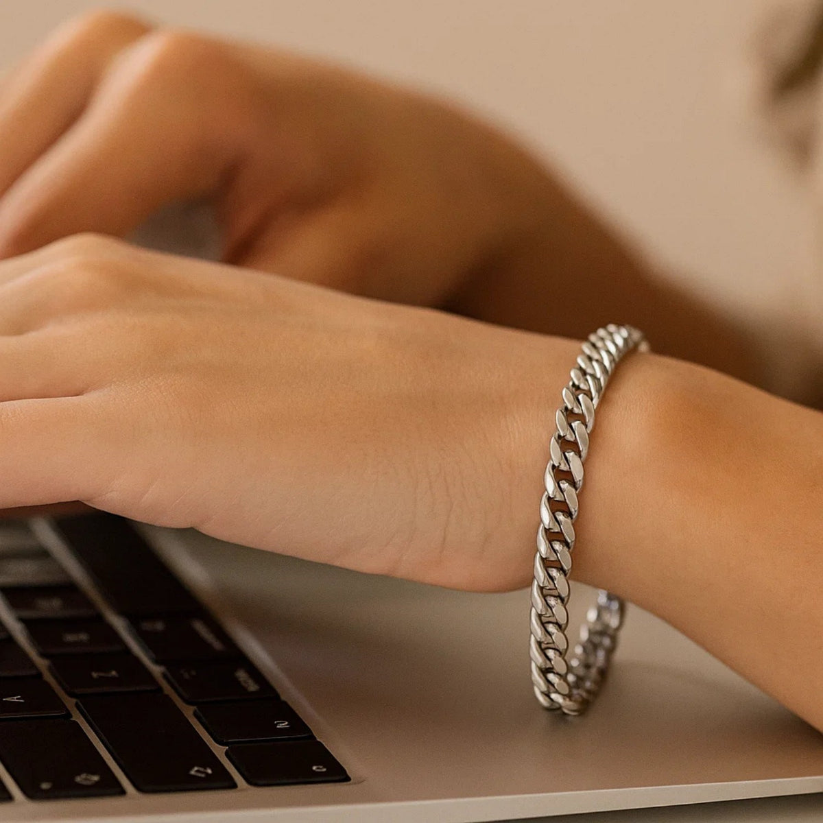 14K White Gold Cuban Link Bracelet (5.90 mm)