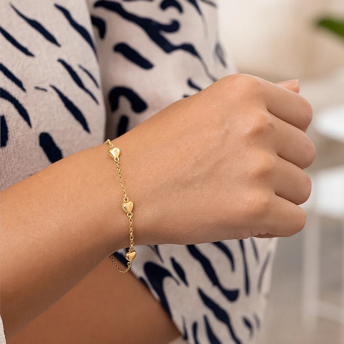 14k Yellow Gold Rolo Chain Bracelet with Puffed Heart Stations (3.30 mm)