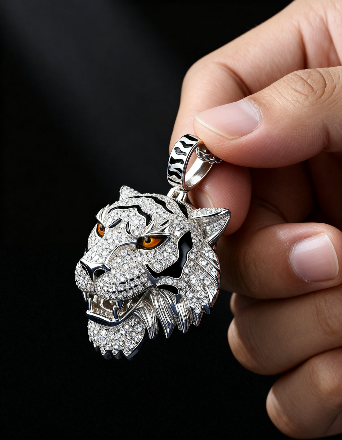 Moissanite Tiger Pendant in 925 silver - side view